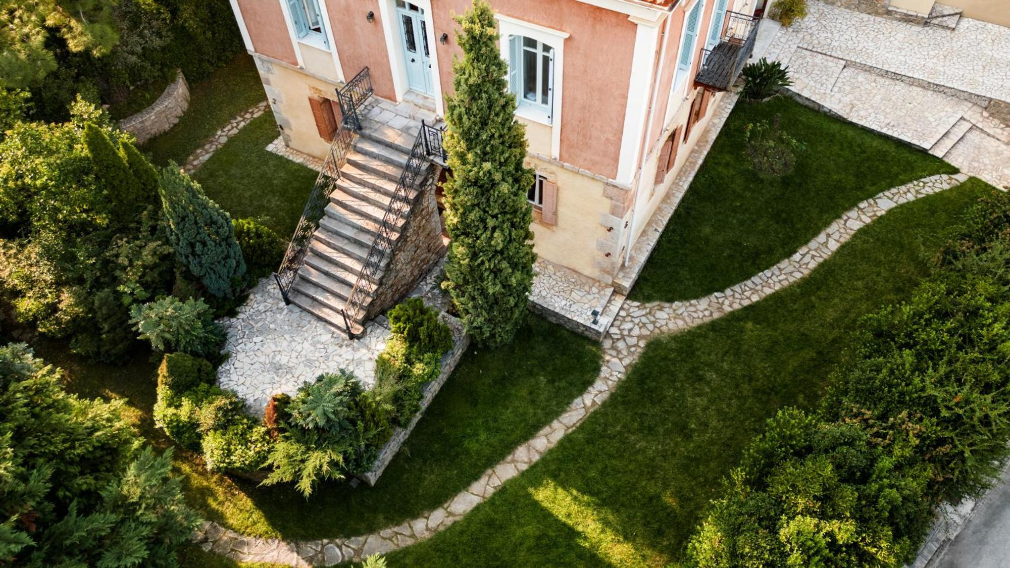 Hotel Archontiko Parnassus Dadi Amfiklia Esterno foto