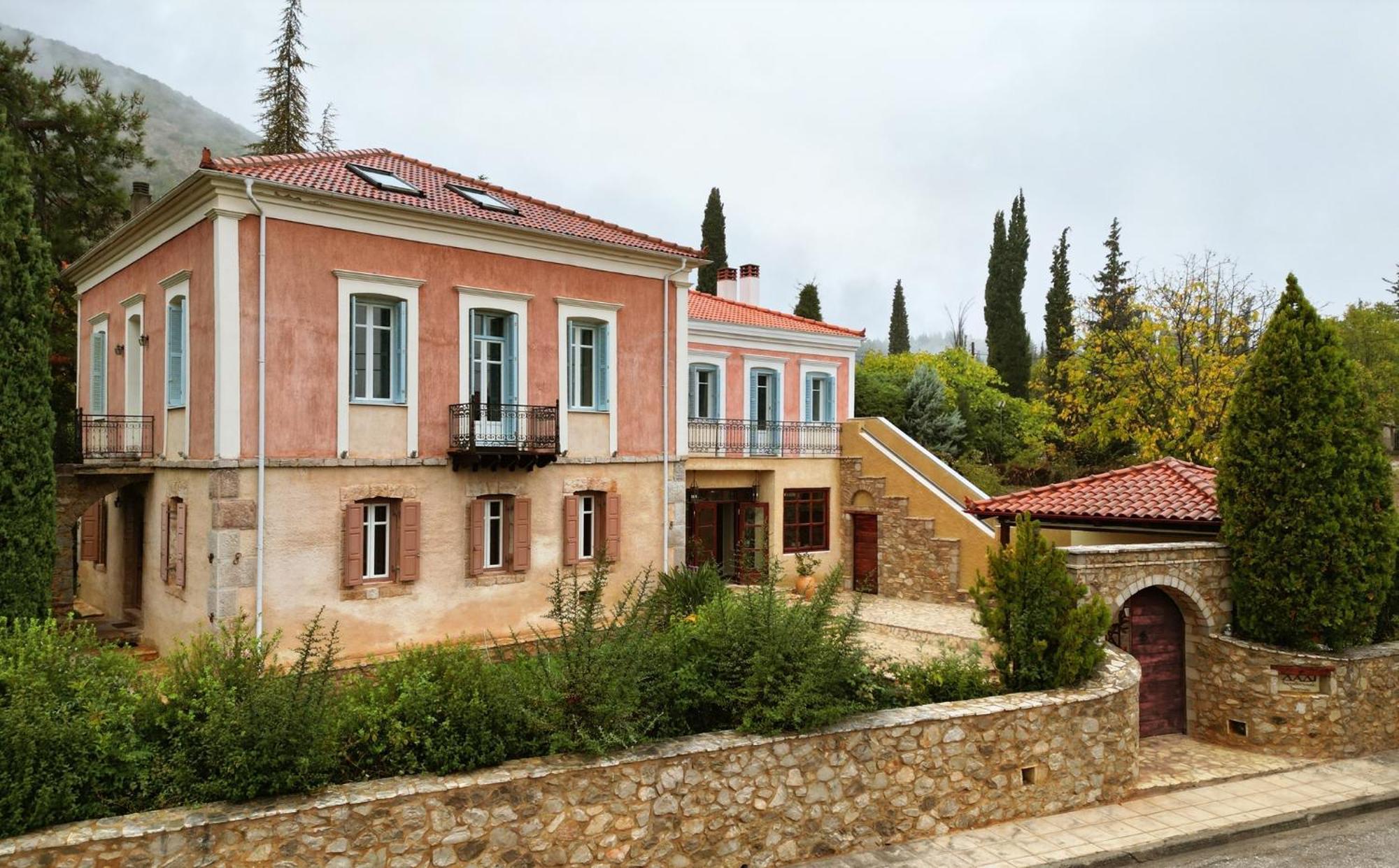 Hotel Archontiko Parnassus Dadi Amfiklia Esterno foto