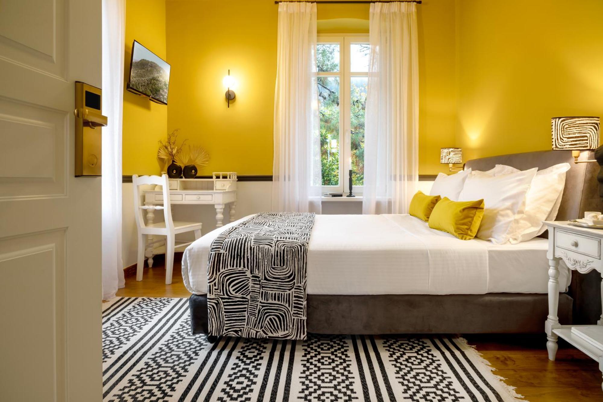 Hotel Archontiko Parnassus Dadi Amfiklia Esterno foto